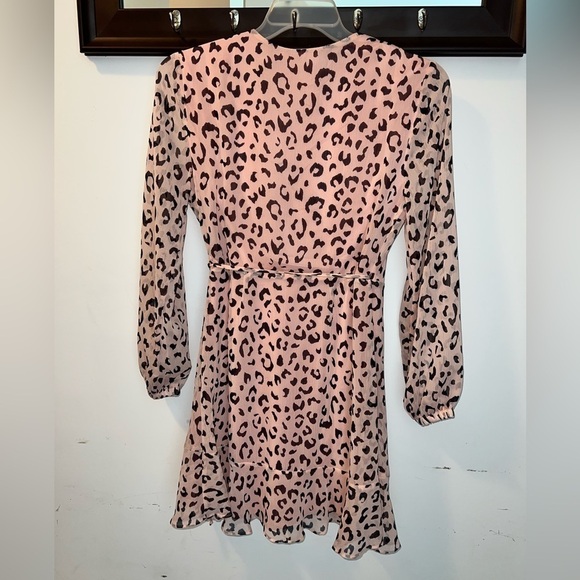 All in Favor Ladies Light Pink Leopard Print Dress Size Medium - Picture 6 of 6